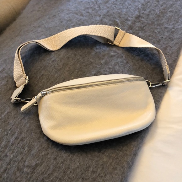 Handbags - Italian leather crossbody bag❤️